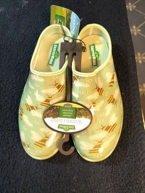 Women's Green Bee-Print Garden Clogs